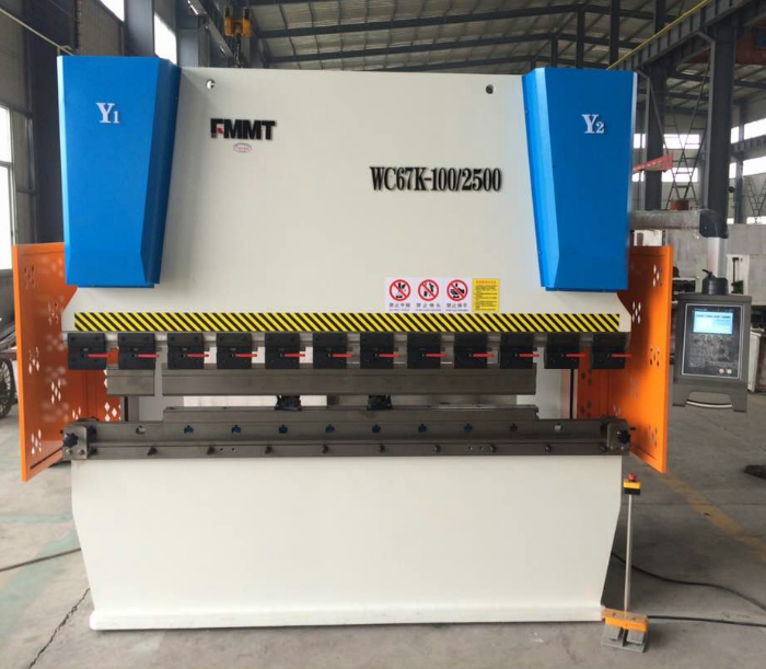 WC67K-100/2500電(dian)液伺服(fu)數控折(she)彎機