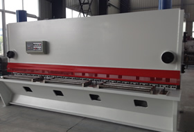 QC11Y-16×4000液壓閘式(shi)剪闆機